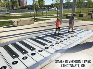 Smale-Riverfront-Park-in-Cincinnati-Advenutres-of-a-Family